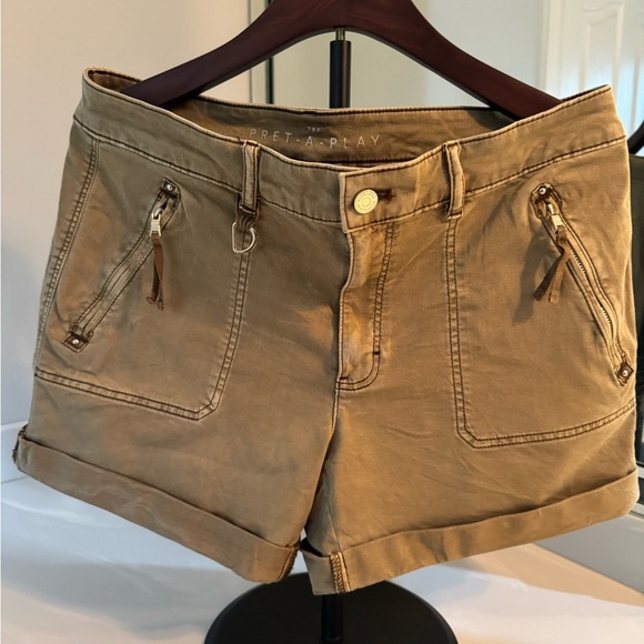 White House Black Market Tan Cargo Shorts Relaxed Fit - Picture 1 of 15